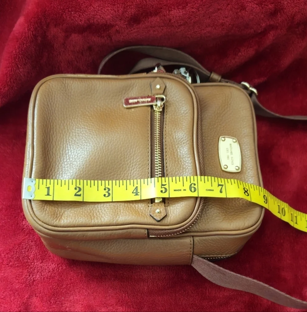 Michael Kors Jet Set Medium Pebbled Leather Tan Crossbody Bag